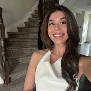 Meet your Posher, Holly